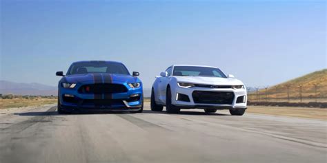 Descubrir Imagen Camaro Zl Vs Shelby Gt Abzlocal Mx