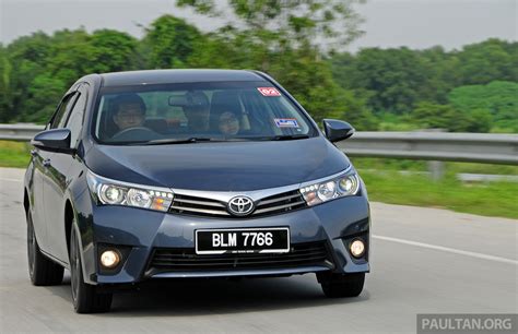 DRIVEN 2014 Toyota Corolla Altis 2 0V On Local Roads 2014 Toyota