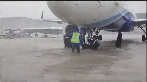 Cyclone Michaung Wreaks Havoc Chennai Airport Closed Due To Heavy