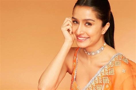 Shraddha Kapoor शेवटी तुलाही गरज पडलीच श्रद्धा कपूरने असं काय केलं