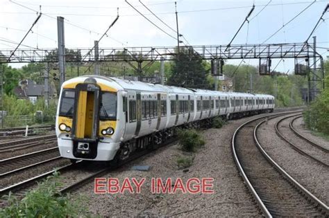 Photo Class 3871 Electrostar 4 Car Emu No387 121 At Harringay London Of Great £165 Picclick Uk