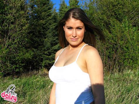 Green Eyed Babe Sucking Cock Outdoors Porn Pictures XXX Photos Sex Images PICTOA