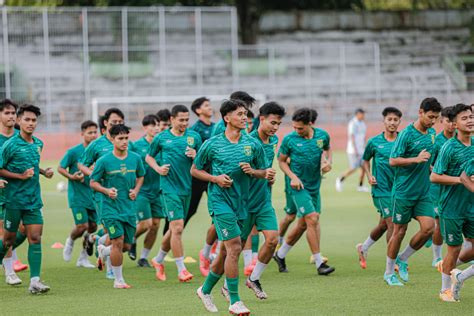 Gelar Latihan Perdana Fokus Pengembalian Fisik Persebaya Id