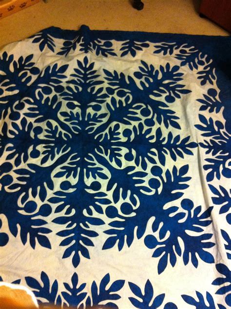 Hawaiian Style Quilt In Progress Hawaiian Applique Quilt Hawaiian Quilt Patterns Hawaiian