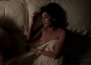 Lizzy Caplan Topless For Pillow Talk On Masters Of Sex Nude