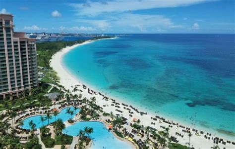 Top 3 Romantic Couples Resorts in the Bahamas | Castaway with Crystal