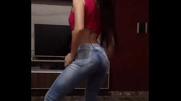 Novinha Branquinha Rebolando XVIDEOS