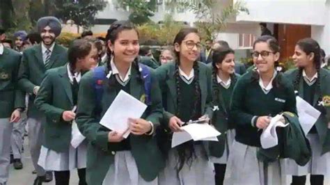 Cbse 12th Result 2020 Declared 8878 Pass Girls Outshine Boys Hindustan Times