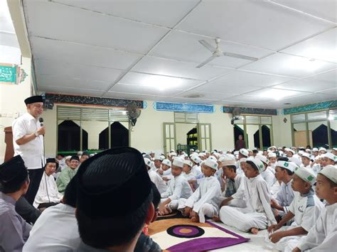 Kunjungi Pesantren Yasrib Soppeng Tamsil Linrung Guru Agama Adalah