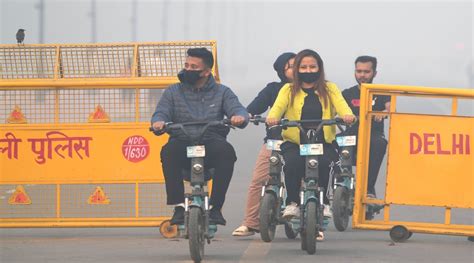 Delhi News Highlights Temperature Begins To Dip Set To Fall Further