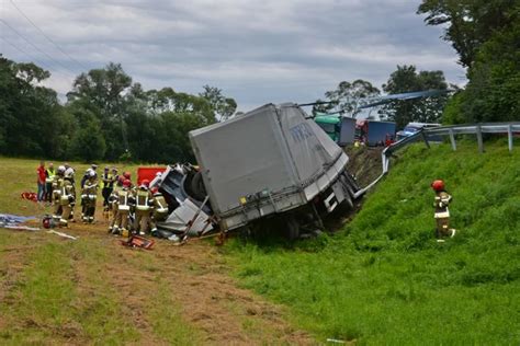 Tragiczny wypadek w Nowej Wsi Nie żyje 50 letni kierowca tira