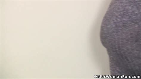 American Milf Amber Dawn Stuffs Her Pussy With Dildo