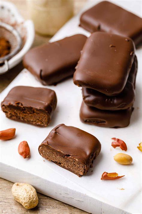 Low Carb Protein Bars That Won't Make You Feel Bloated - Healthy Substitute