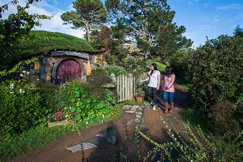 5 Reasons To Visit The Hobbiton Movie Set Travel Blog About New Zealand