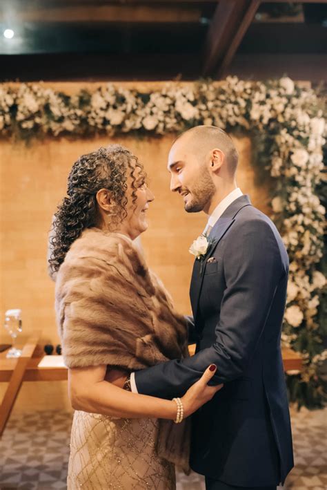 Casamento noturno elegante decoração verde e branca