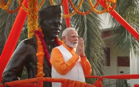 Pm Modi Road Show काशी में प्रधानमंत्री का 6 किमी लंबा रोड शो