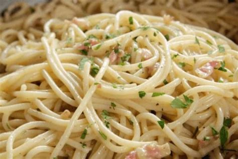 Carbonara Receita Italiana Simples e Saborosa de Macarrão