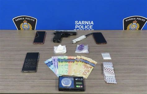 Three Arrested In Drugs Weapons Raid In Sarnia The Sarnia Journal