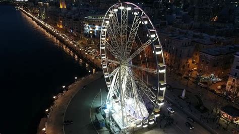 Bari Al Via Stamattina L Installazione Della Ruota Panoramica Sul