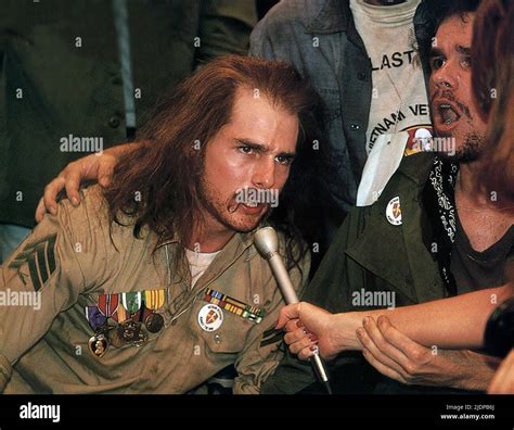 TOM CRUISE, BORN ON THE FOURTH OF JULY, 1989 Stock Photo - Alamy