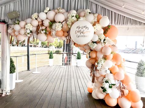 25 Instagram Worthy Wedding Bar Ideas Your Guests Will Love Wedding Balloon Decorations