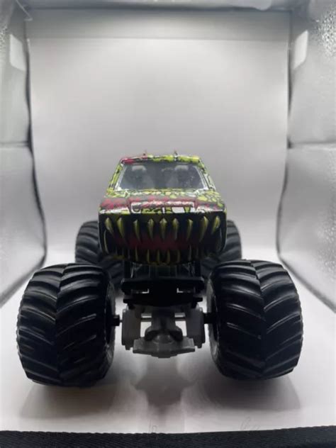 HOT WHEELS MONSTER Jam Truck TEAM HOT WHEELS TEMPÊTE DE FEU ÉCHELLE 1 24 EUR 27 85 PicClick FR