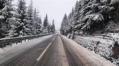 Circulație în condiții de iarnă în zona de munte a județului Suceava