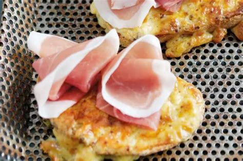 Toasts Au Fromage Et Jambon De Parme