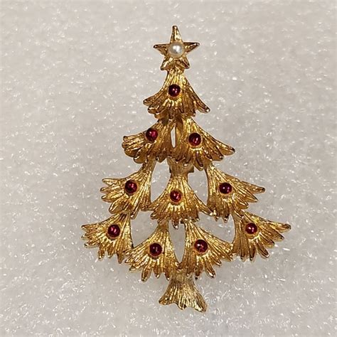 Gerry S Jewelry Vintage Gerrys Brushed Gold Tone Christmas Tree Brooch Pin Poshmark