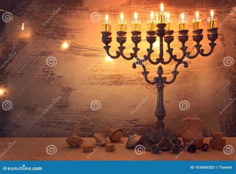 Imagem Religiosa Do Feriado Judeu De Hanukkah O Candelabro