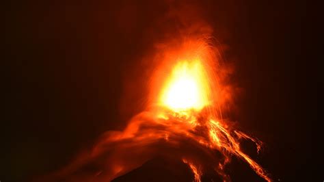 Volcano Of Fire Thousands Evacuated As Guatemalas Fuego Erupts