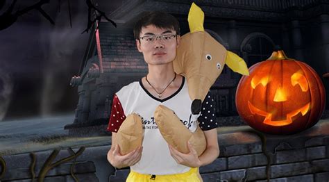 WTF, Halloween: A Collection of Dismal Chinese Halloween Costumes | The Bad Guys Win