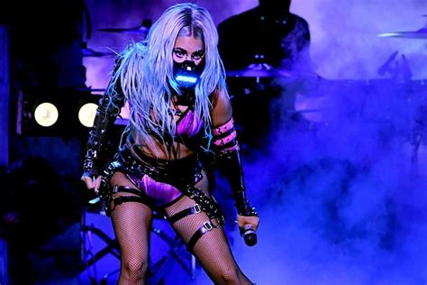 Mtv Vmas 2020 From Fishbowl To Horns Lady Gagas Pandemic Inspired