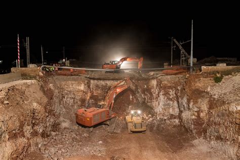 Les brise roches Indeco progressent à un train denfer dans le