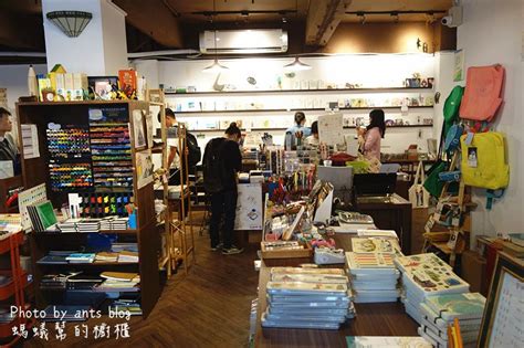 愛治文具房彰化車站前文青風格小店，文具迷必訪，許多特色小物。國內旅遊圖文創作walkerland窩客島