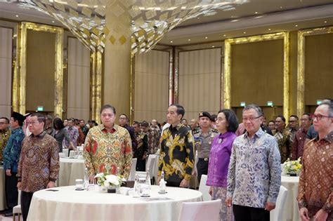 Dihadiri Presiden Joko Widodo Seminar Nasional Outlook Perekonomian