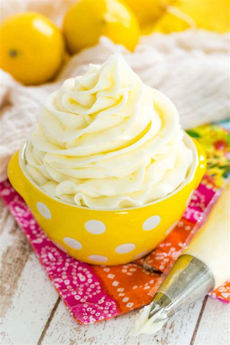 Lemon Buttercream Frosting Cupcakes And Kale Chips