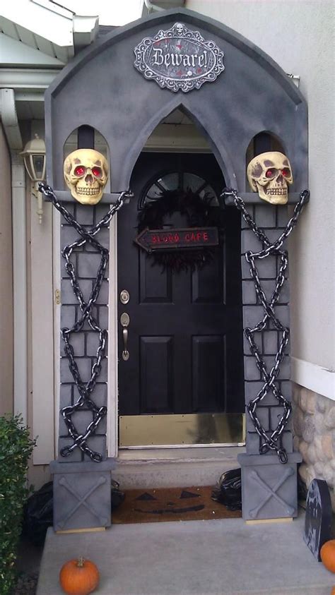 23 Insanely Scary Diy Haunted House Ideas Halloween Door Decorations