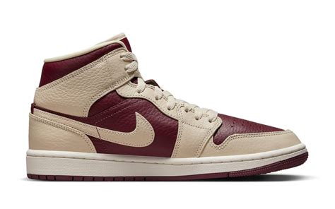 Nike Wmns Air Jordan Mid Se Split Beach Cherrywood Red Up To