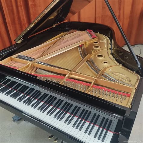 Usado Steinway Sons A Lecce Despu S De La Renovaci N Pianos De