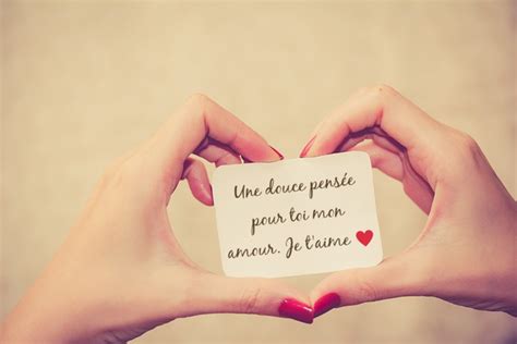 Message entre des mains formant un cœur Montage photo Pixiz