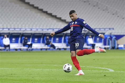 Le salaire de Kylian Mbappé un des joueurs les mieux payés du monde