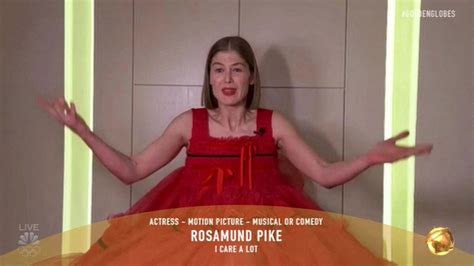 Photo Rosamund Pike Remporte Le Golden Globe De La Meilleure Actrice