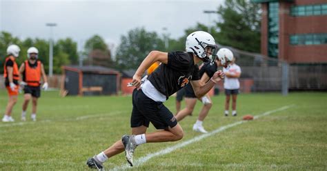 Photos St Charles East Football Practice Shaw Local