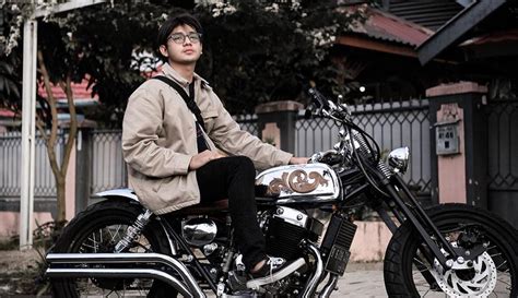 Gaya Arbani Yasiz Saat Jadi Anak Motor Pemeran Dilan Terbaru Foto