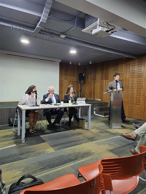 Macarena Letelier Expone En Conversatorio Sobre Gesti N De Conflictos