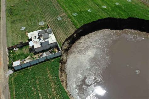 Massive sinkhole threatens house in central Mexico - East Idaho News