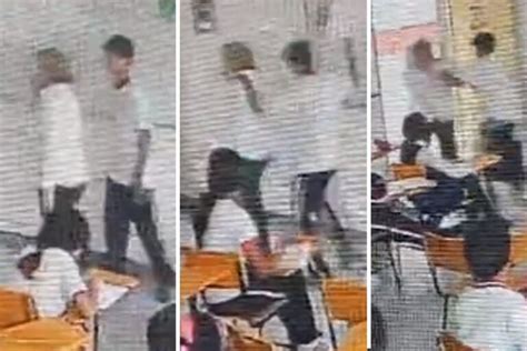 El Impactante Momento En El Que Un Estudiante De A Os Apu Al A Su