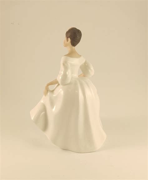 Figurka Porcelanowa DAMA ROYAL DOULTON 12669665405 Oficjalne