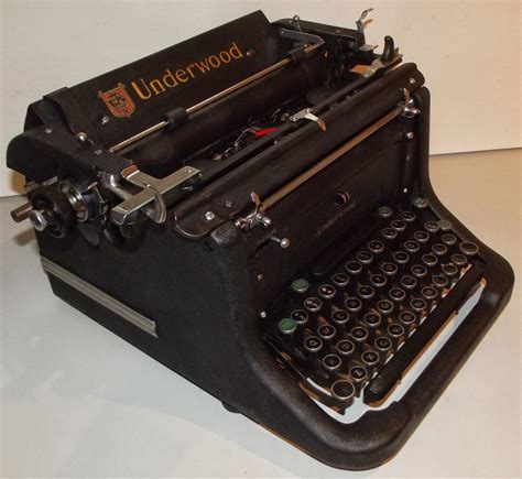 Oz Typewriter Underwood Master Model Typewriter